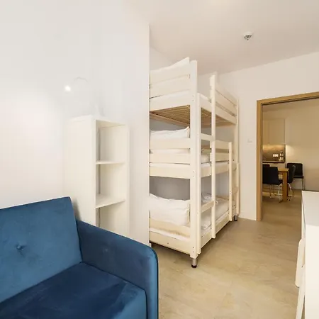 Aquamarina Prima 34 By Renters *